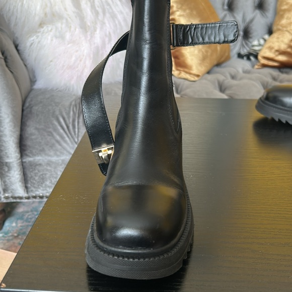Steve Madden Black Leather Ankle Boots with gold accent. - Picture 7 of 15